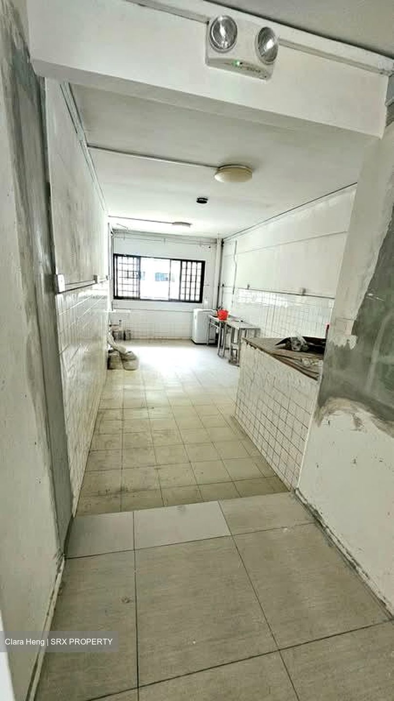 Cheng San Centre (D20), Shop House #589431061
